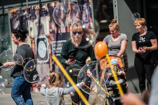 W sobotę w Centrum Handlowym Atrium w Koszalinie odbył się Ogólnopolski Festiwal Baniek Mydlanych. Zobaczcie zdjęcia i wideo!