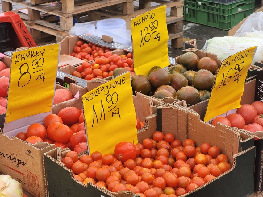 Pomidorki koktajlowe kosztowały 11.90 za kg
