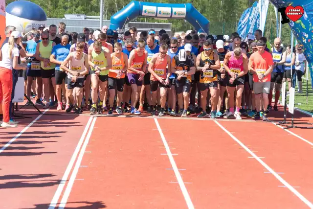 Tradycyjnie w ramach cyklu Kaszuby Biegają na kompleksie sportowym w Czarnej Dąbrówce odbył się kolejny, tym razem XXXIII Bieg Orłów. W tym roku bieg był połączony z uroczystym otwarciem kompleksu sportowego w Czarnej Dąbrówce.
