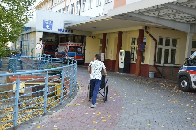 Podjazd dla pogotowia ratunkowego przy szpitalu w Stalowej Woli