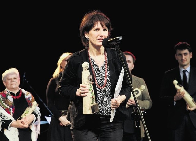 Nagrodę dla Muzeum w Bielsku Podlaskim za ochronę ręcznika ludowego odebrała kierowniczka placówki Alina Dębowska