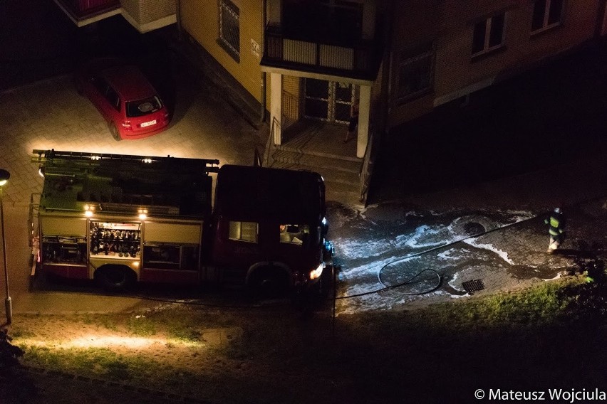 Na miejscu pracował jeden zastęp straży pożarnej. Pożar...