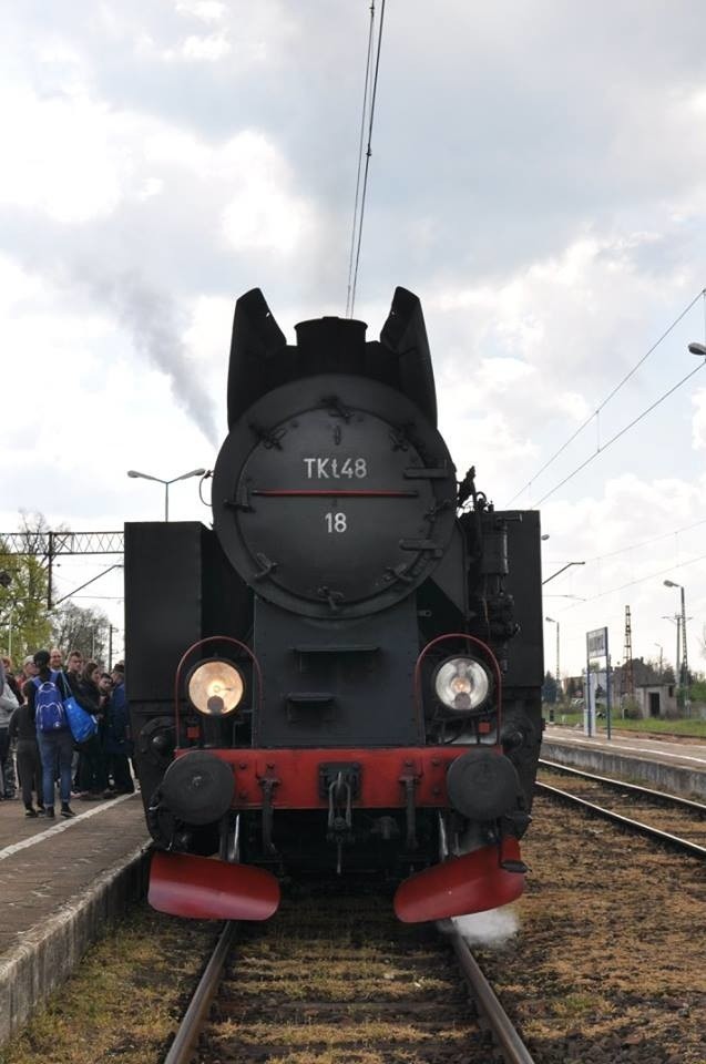 Niepodległościowy pociąg we Wrocławiu i sentymentalna podróż na Wrocław Główny