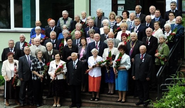 W tym roku Złoty Medal za długoletnie pożycie małżeńskie w gminie Staszów otrzymało 40 par małżeńskich.