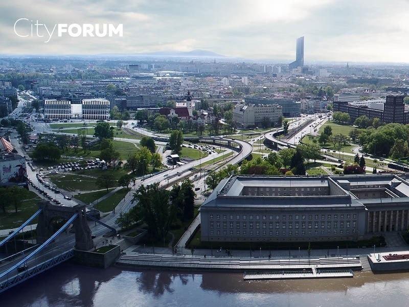 Rośnie biurowiec City Forum. Całe piętro dla producenta gier (ZDJĘCIA)