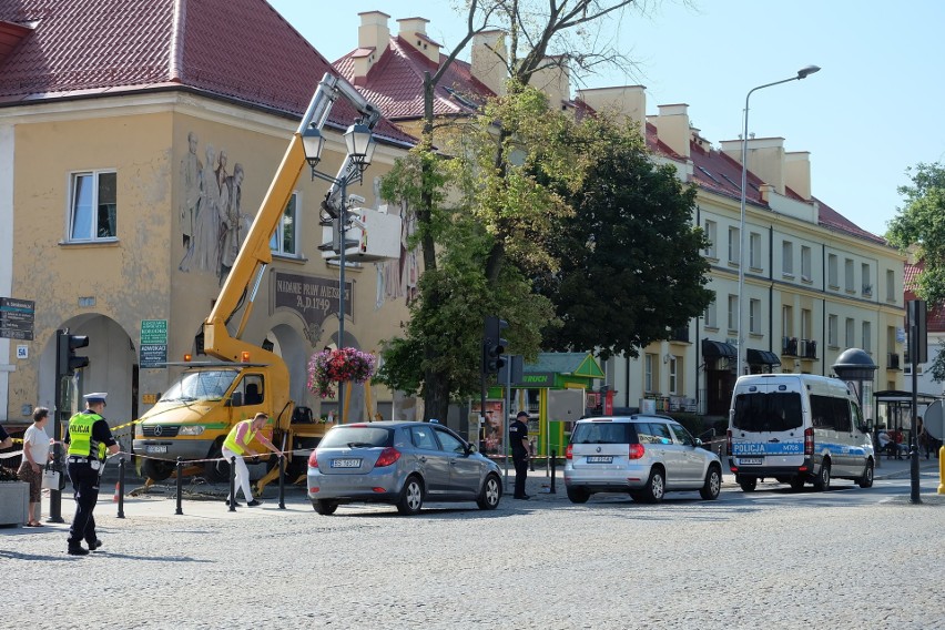 Białystok. Prokuratura zawiesiła śledztwo ws. śmierci robotnika na Rynku Kościuszki (zdjęcia)