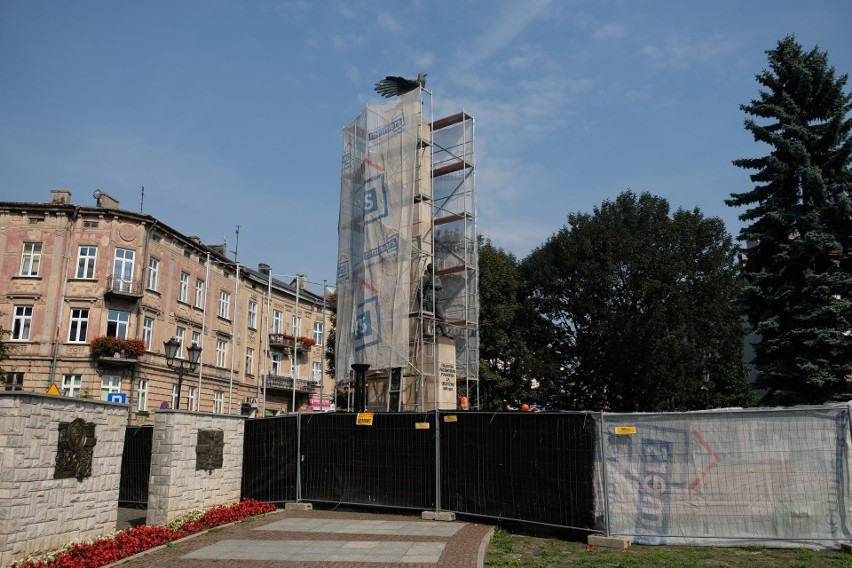 Trwa remont pomnika Orląt Przemyskich w Przemyślu, który...