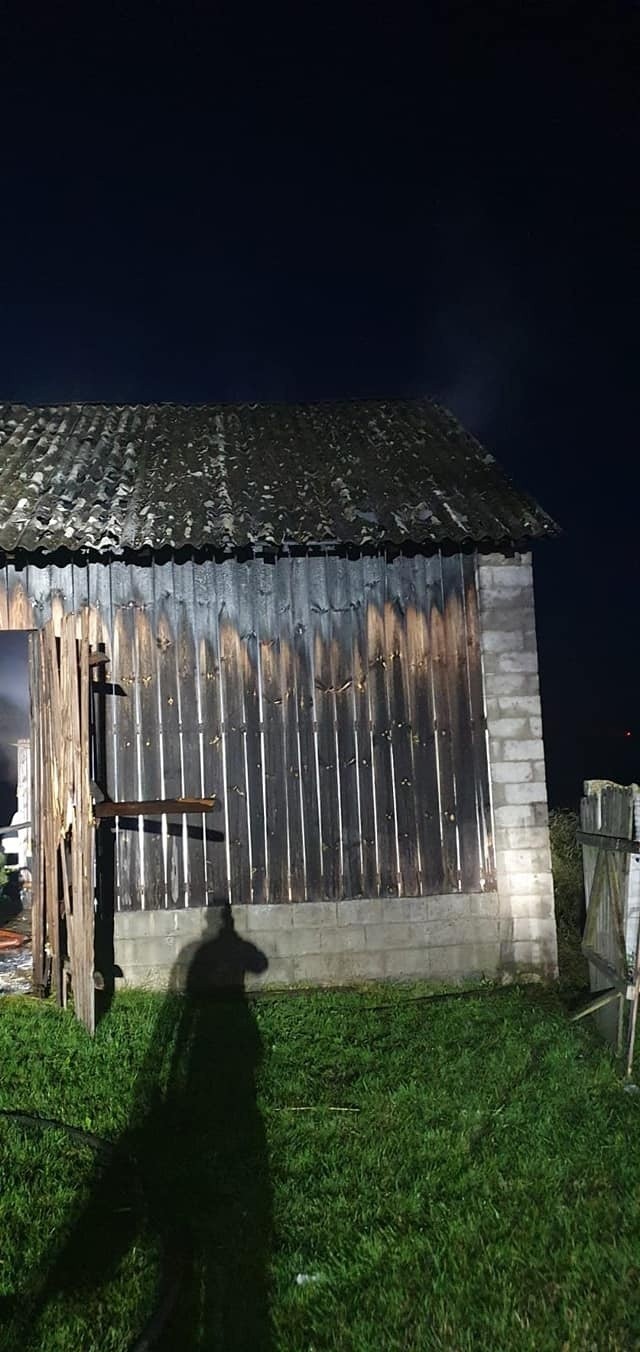 Gmina Iłża: spaliła się stodoła ze zbiorami siana w Seredzicach
