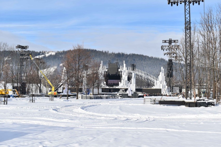 Zakopane. Będzie najazd w Sylwestra. Większość miejsc noclegowych jest już zajętych. Będą dodatkowe pociągi spod Giewontu