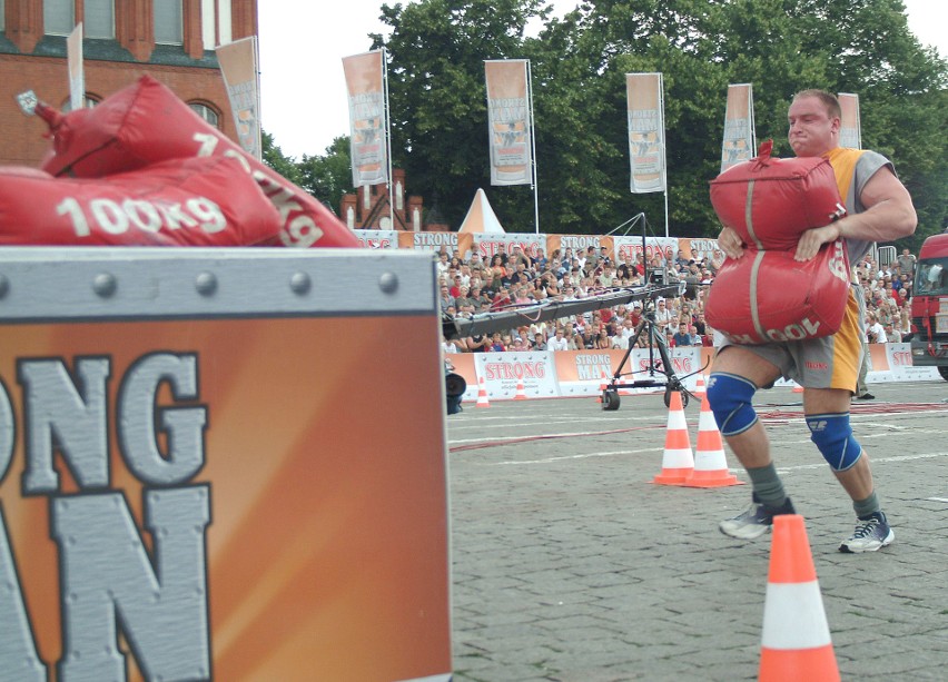 Zmagania Strong Man na placu Zwycięstwa w Słupsku. Zawody...