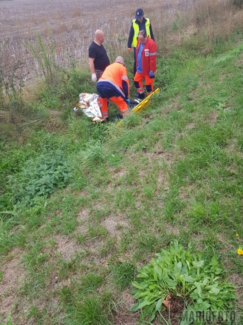 Motocyklista został przetransportowany do szpitala w Opolu...