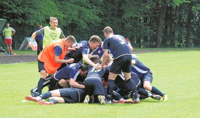 Drawa zajęła 8. miejsce w III lidze, ale przez reorganizację rozgrywek spadła do ligi IV