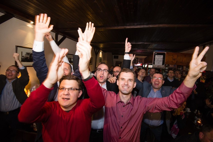 Wieczór wyborczy PiS w Pubie Jadwiga...