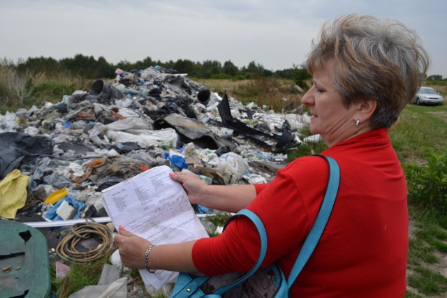 Mieszkańcy okolic, widząc u nas sterty śmieci, dorzucają też swoje - mówią Ślusarczykowie