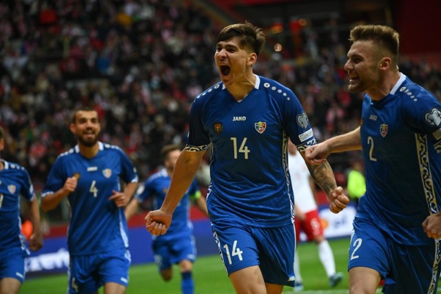 Tak Artur Craciun (nr 14) cieszył się podczas październikowego meczu Polska - Mołdawia na Stadionie Narodowym. Finał kwalifikacji do Euro 2024 dla jego ekipy nie był jednak szczęśliwy
