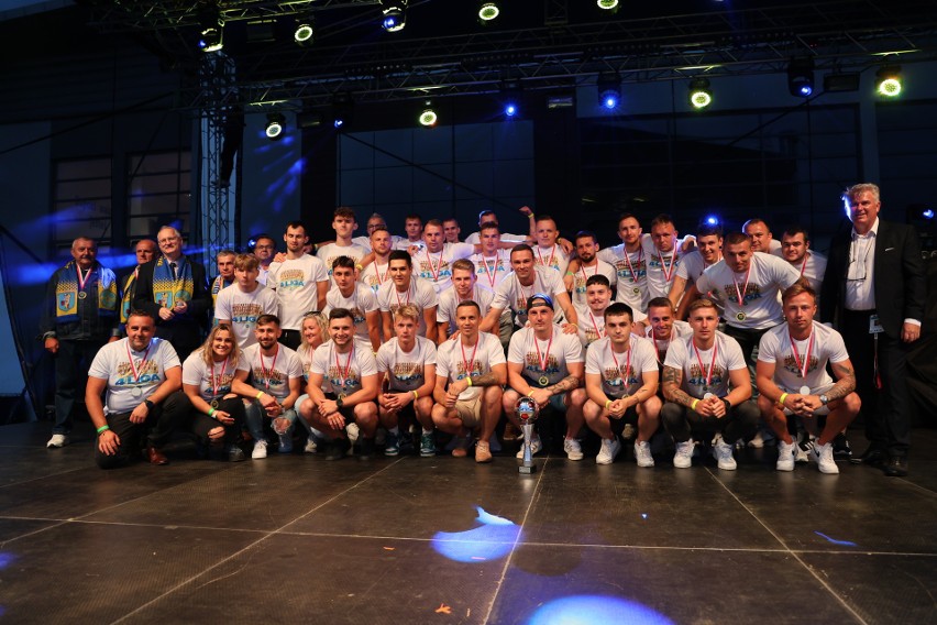 Arka Pawłów zaprezentowała się kibicom podczas 23. Dni Pawłowa. Były też gratulacje z okazji historycznego awansu do Hummel 4. Ligi 