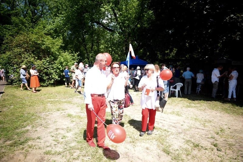 MARSZ KOD-u, piknik i toast za wolność w parku im. Poniatowskiego [ZDJĘCIA]