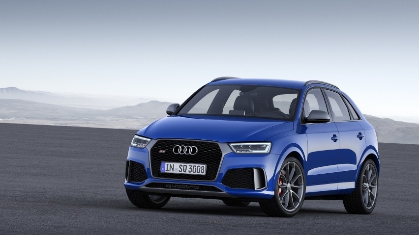 W porównaniu z Audi RS Q3, w modelu performance zwiększono...