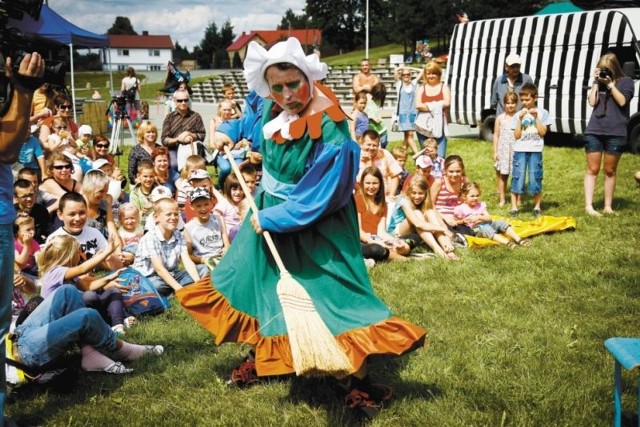 W amfiteatrze, parku wystawiane będą spektakle teatralne w ramach festiwalu Wertep.