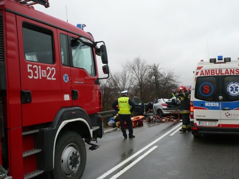 Wypadek na DK 15. Sześć osób rannych.