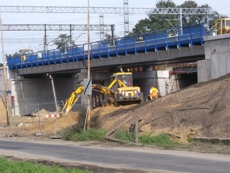 Wrocław: Rozbierają stary wiadukt na Starogroblowej (ZDJĘCIA)