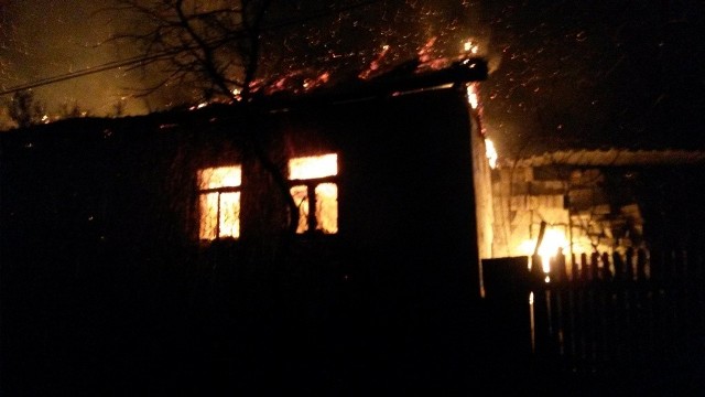 Budynek w Woli Knyszyńskiej, w którym w nocy z wtorku na środę wybuchł pożar, spłonął doszczętnie.
