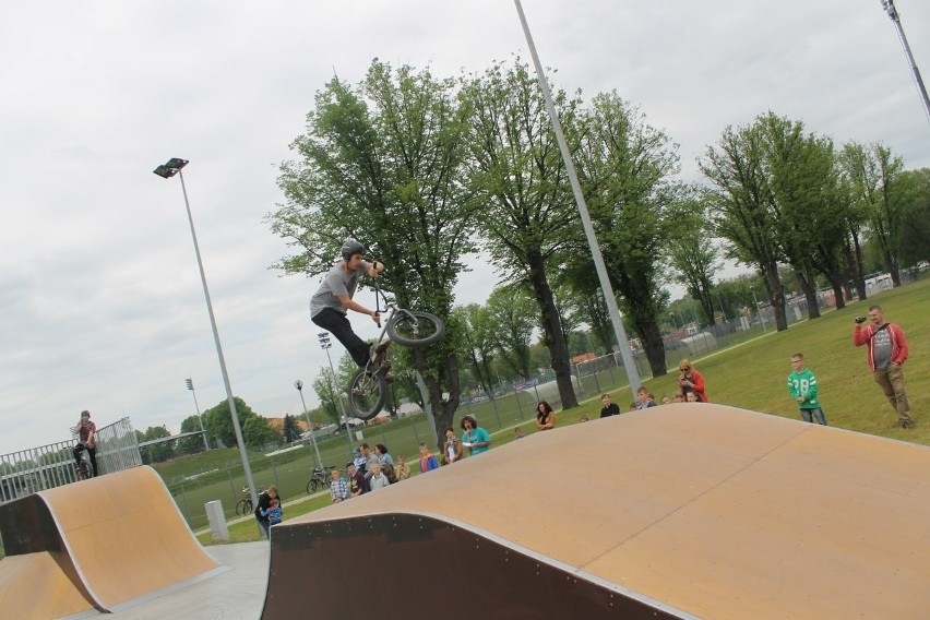 Pokaz ekstremalnej jazdy na skateparku [FOTO]