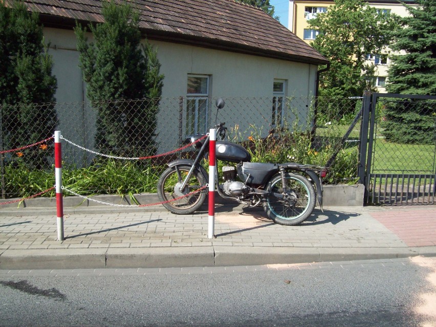 Dąbrowa Tarnowska. Wypadek na skrzyżowaniu, ranny motocyklista trafił do szpitala