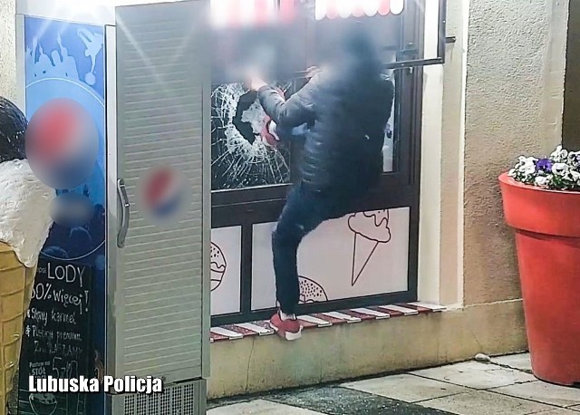 32-latek w Zielonej Górze wybił szybę w cukierni. Zatrzymała go policja, był pijany