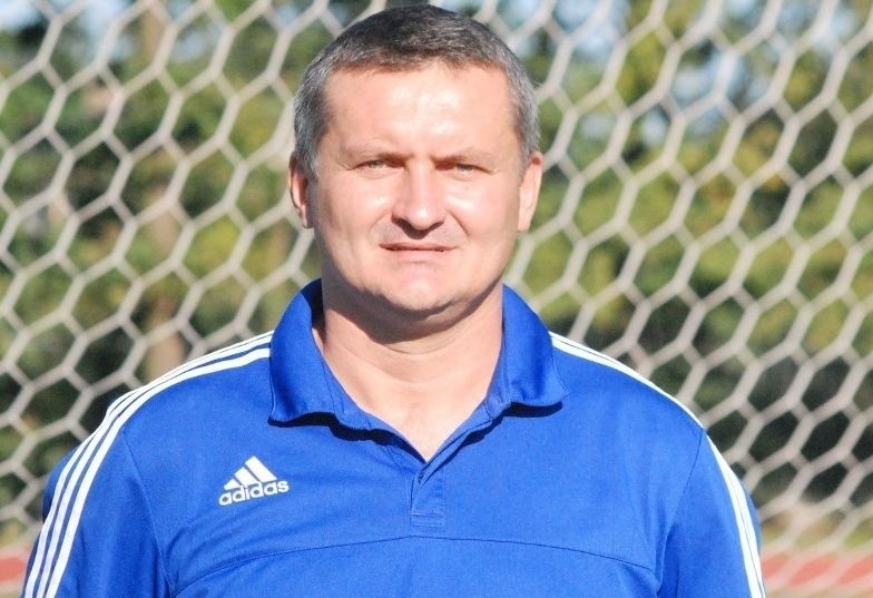 Klasa okręgowa. Były znany piłkarz KSZO Ostrowiec Grzegorz Klepacz został trenerem OKS Opatów. Zastąpił Mikołaja Jasińskiego