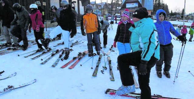 Podczas kilkudniowego wyjazdu młodzież uczyła się jeździć na nartach.  Wszystko po okiem instruktorów na stoku  „Trójka”  w Bukowinie Tatrzańskiej. 