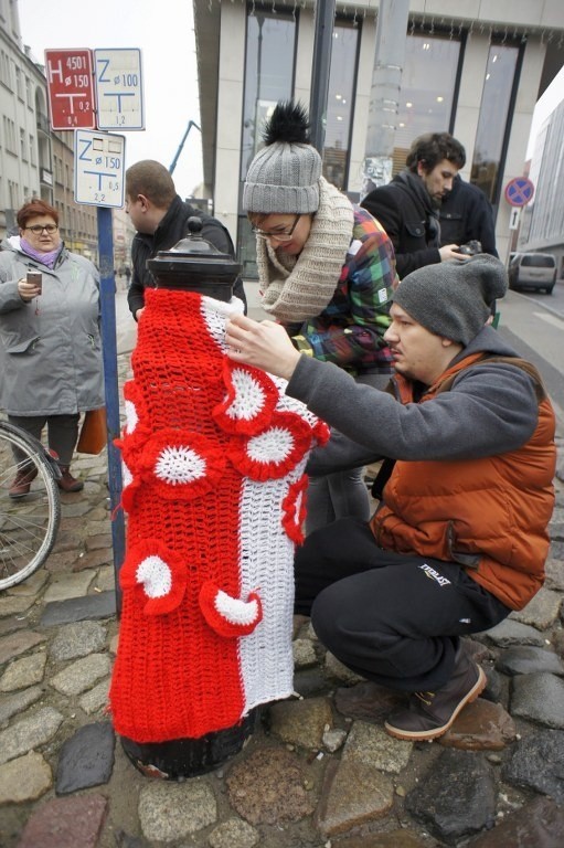 Kubraczki osobiście "heklowały" seniorki z Dębca