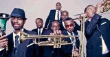 Poznań: Brass band siedmiu braci. Hypnotic Brass Ensemble na scenie Próżności