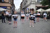 Kraków. Protest przeciwko hodowaniu zwierząt na futra