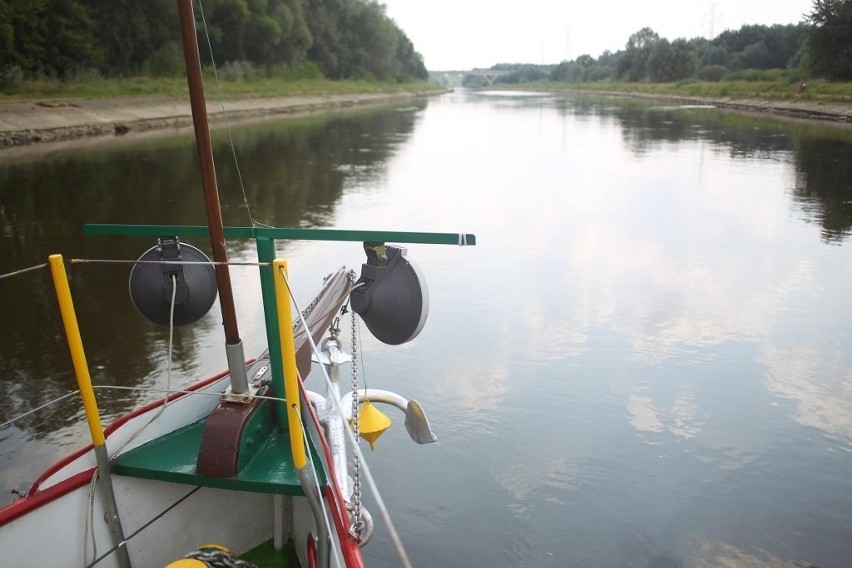 Płynęliśmy statkiem "Bajka" po Warcie. Poznań od strony rzek