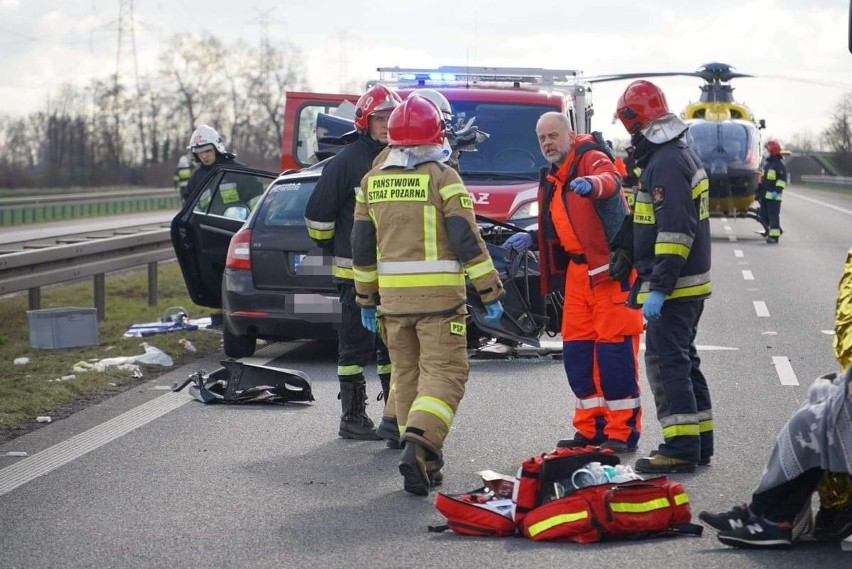 Kierowca skody uderzył w tył tira