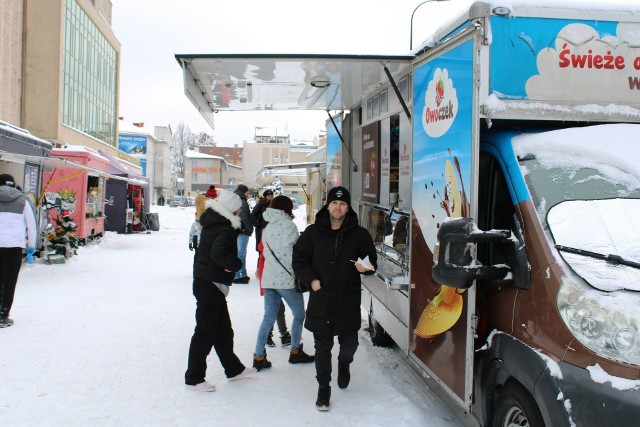 Food trucki na Jarmark Świąteczny przyjeżdżają do Radomia już od kilku lat.