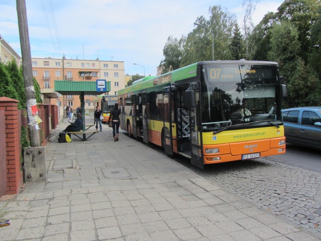 Rano i popołudniu z ulicy Nowina  do Tarnowa odjeżdżają dwa, a nawet trzy autobusy w ciągu godziny. Czy tak będzie i w przyszłym roku?