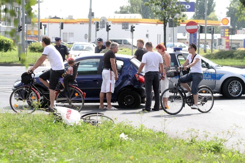 Wypadek na skrzyżowaniu Poprzecznej i Krzywoustego