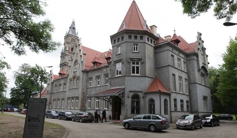 Na magnackim szlaku w pałacu w Nakle Śląskim: spotkanie z damami i skandalistkami