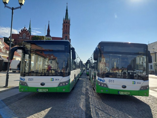 W niedzielę, 3 września 2023 roku, miasto Białystok zaprezentowało 20 nowo zakupionych elektrycznych autobusów
