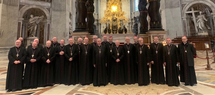 Arcybiskup Marek Jędraszewski po spotkaniu z papieżem Franciszkiem: Wracamy do Polski umocnieni i pełni nadziei [ZDJĘCIA] 