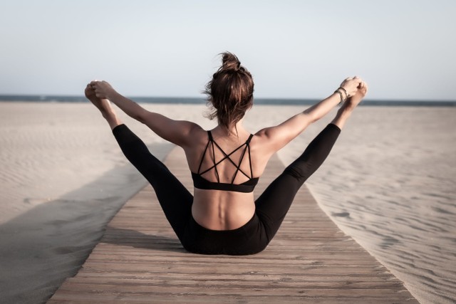 Joga nad morzem ze Strefą Yogi„Zapraszamy na praktykę jogi - w każdą sobotę o 9:00 przy dobrej pogodzie. Jeśli danego dnia będzie padać, bądź temperatura wyniesie poniżej 15 st. C - wówczas spotykamy się tradycyjnie w studio Strefa Yogi Korczaka 9, Gdynia). Spotykamy się na trawie na wzniesieniu po prawej stronie od mola (patrząc na molo, idziesz delikatnie chodnikiem pod górkę, mijasz plac zabaw dla dzieci i znajdziesz nas na niewielkiej polance). Udział: 30 zł (gotówka) lub na karnet Strefy Yogi.”Więcej LINK DO WYDARZENIA NA FACEBOOKU