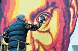 W Koszalinie powstał mural dla Onila [wideo]