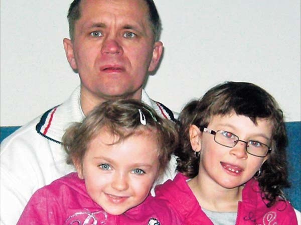 Nasz Czytelnik Mirosław Smętek z córkami, Agnieszką i Danusią. 