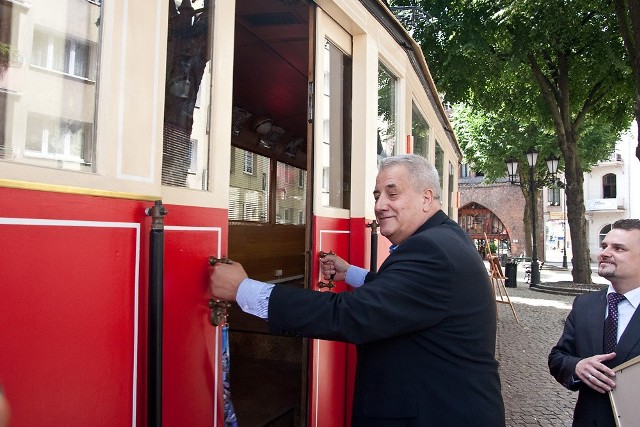Prezydent Słupska otwiera słupski tramwaj.
