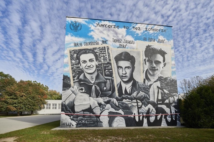 Odsłonięto mural z patronem Szkoły Podstawowej nr 182 na Teofilowie 