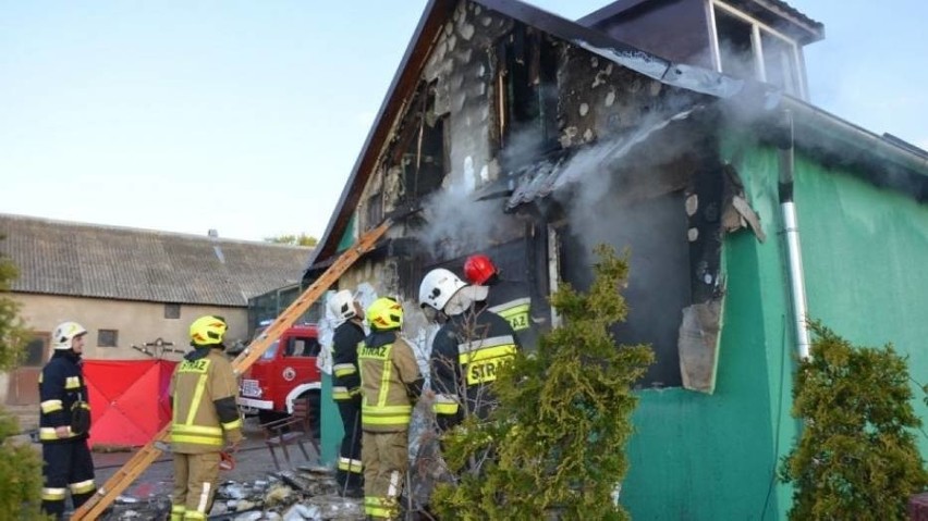 Tragedia w Czarlinie, w gm. Tczew. We wtorek, 7 maja w pożarze zginęły dwie osoby [ZDJĘCIA]
