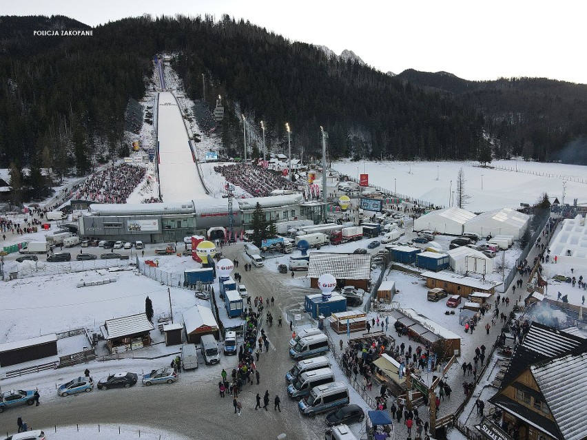 Zakopane. Policja podsumowała weekend z Pucharem Świata w skokach narciarskich. "Było spokojnie" 