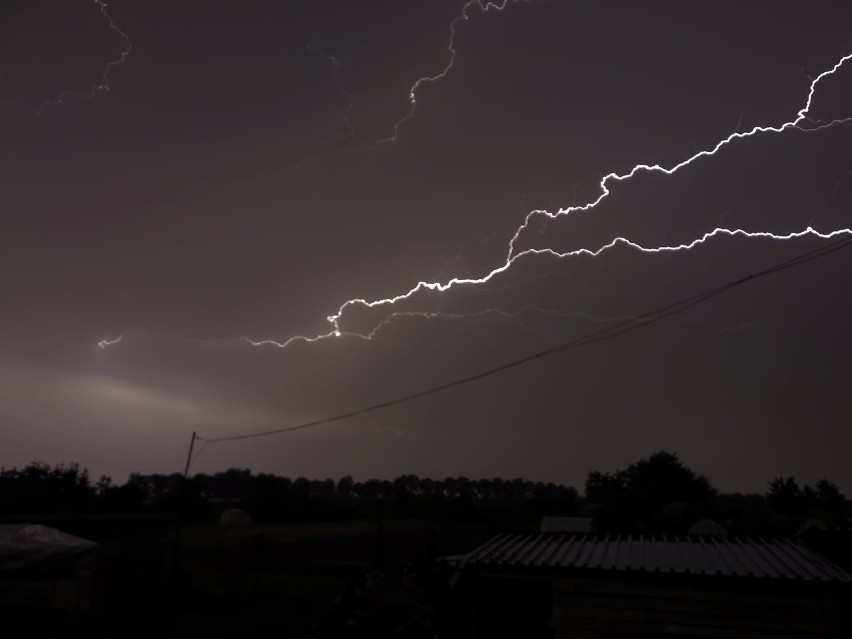 Nad Słupskiem przeszła ogromna burza. Zobaczcie jak...